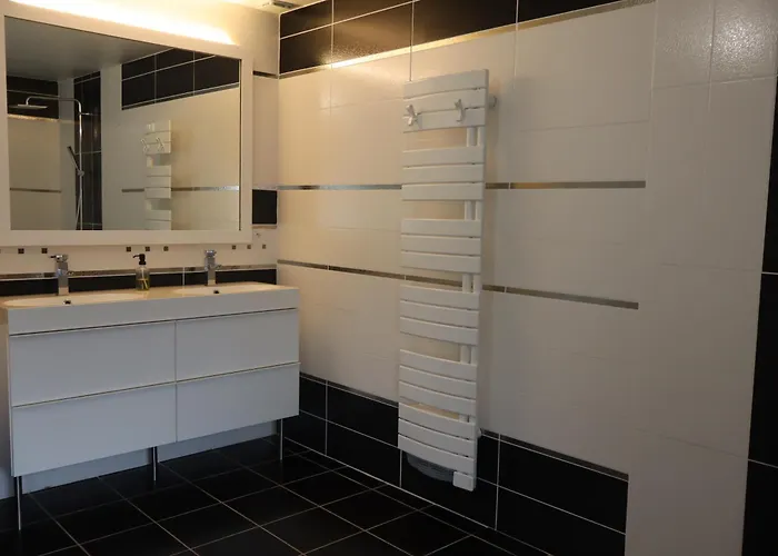 Ferienhaus Le Minerai, Maison De 6 Couchages, Avec Jardin & Parking, Wifi - Lares *